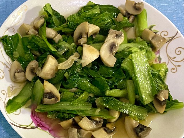 口蘑小白菜