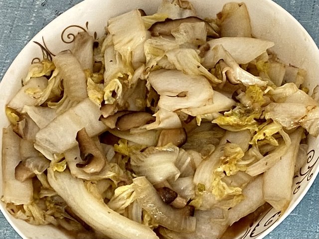 口蘑炒白菜