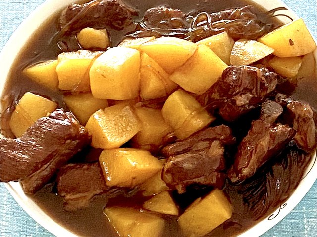 土豆粉条烩排骨