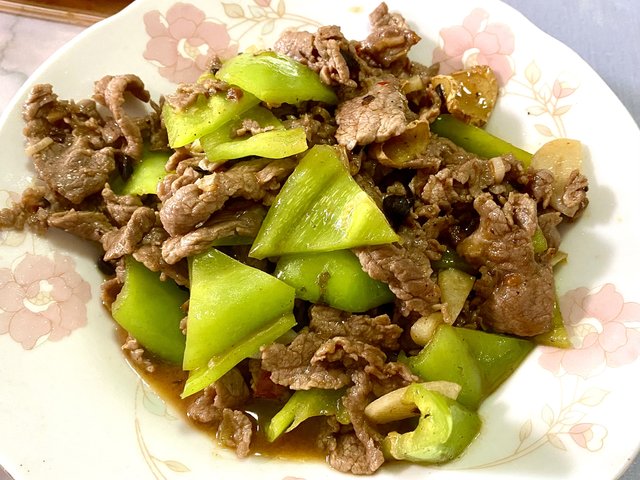 小炒黄牛肉