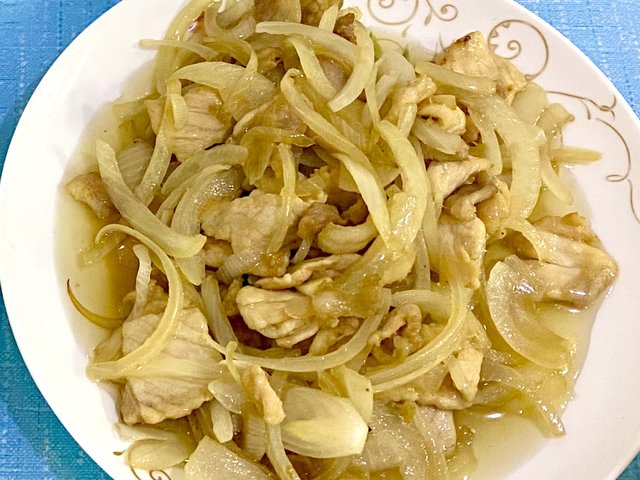 洋葱炒肉片