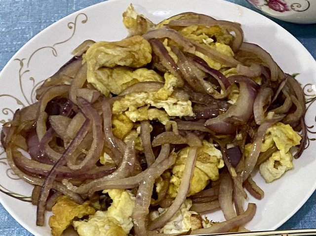 洋葱炒鸡蛋