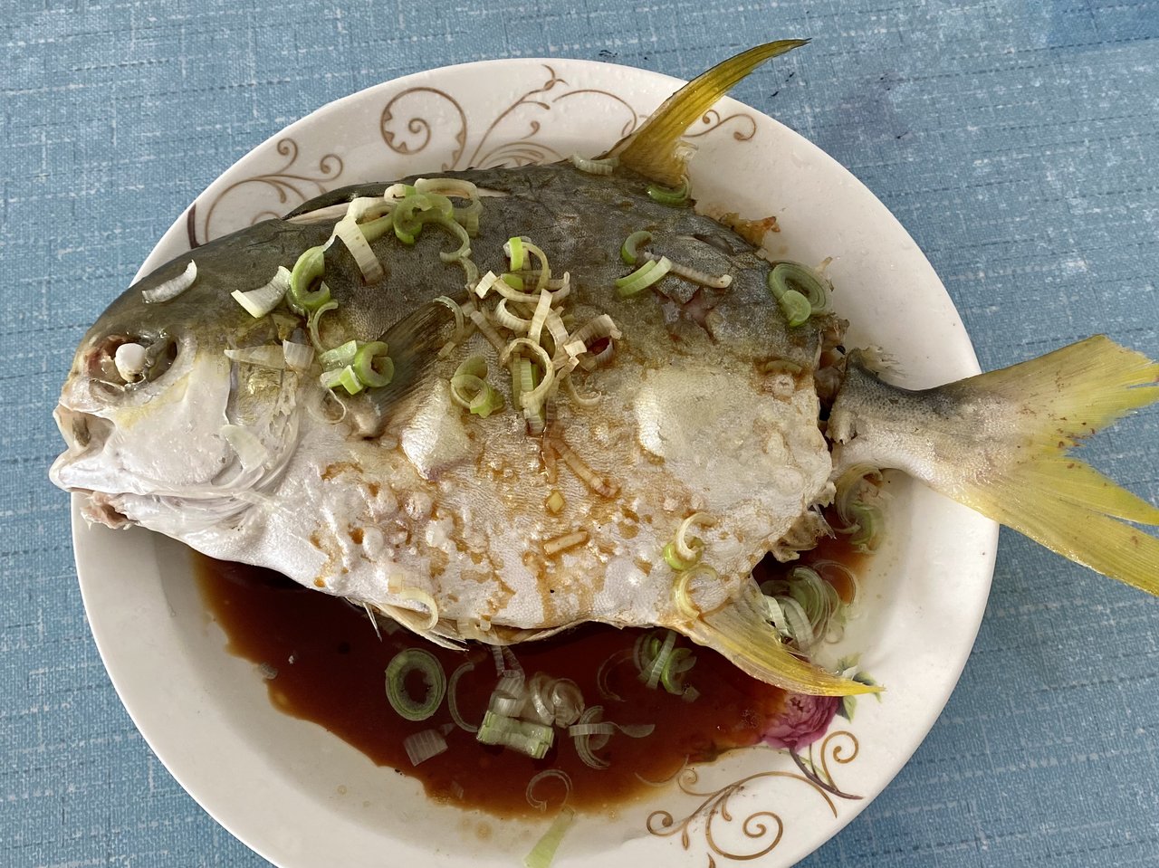 清蒸金鲳鱼
