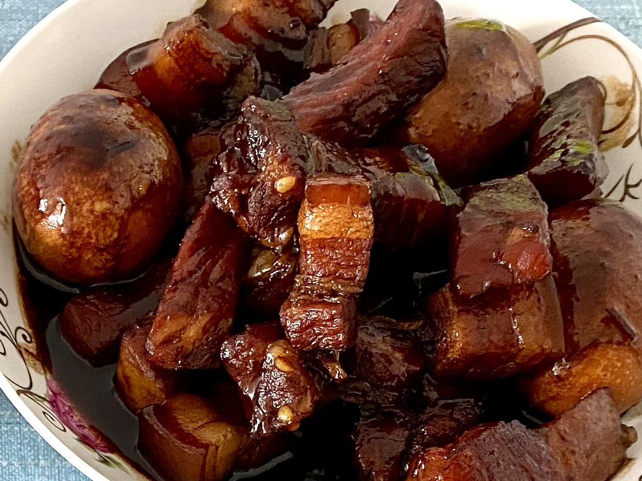 红烧肉卤蛋