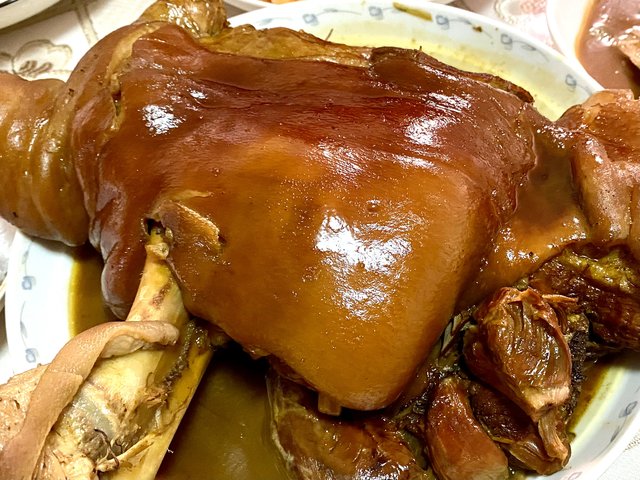 红烧肘子