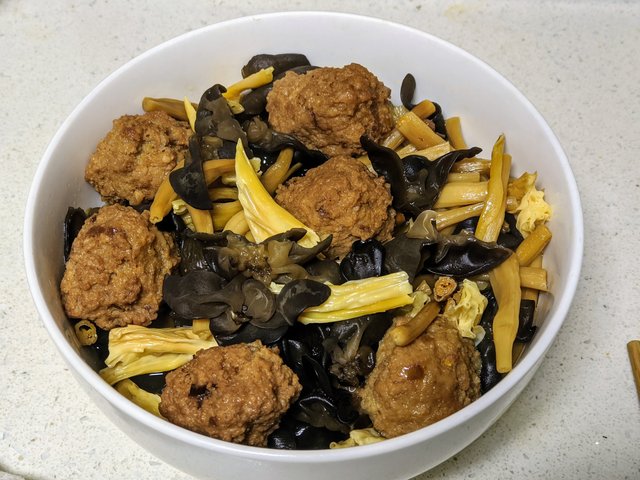 羊肉丸子蒸碗