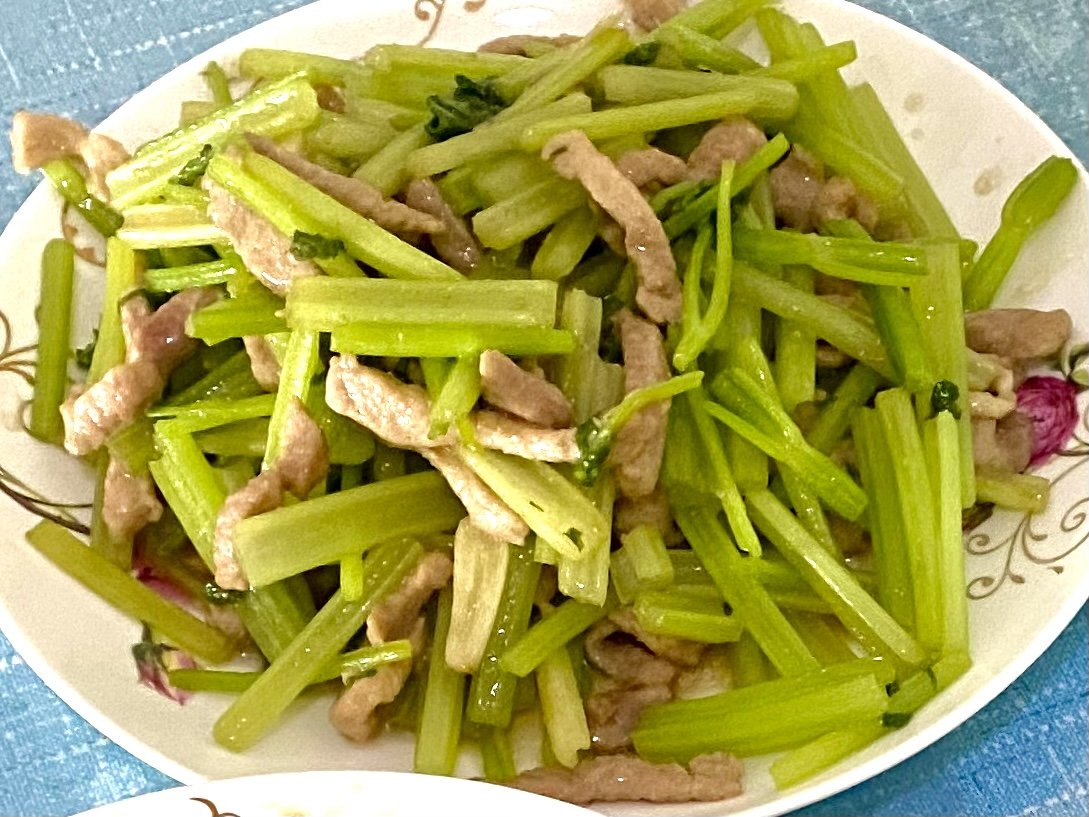 芹菜炒肉丝