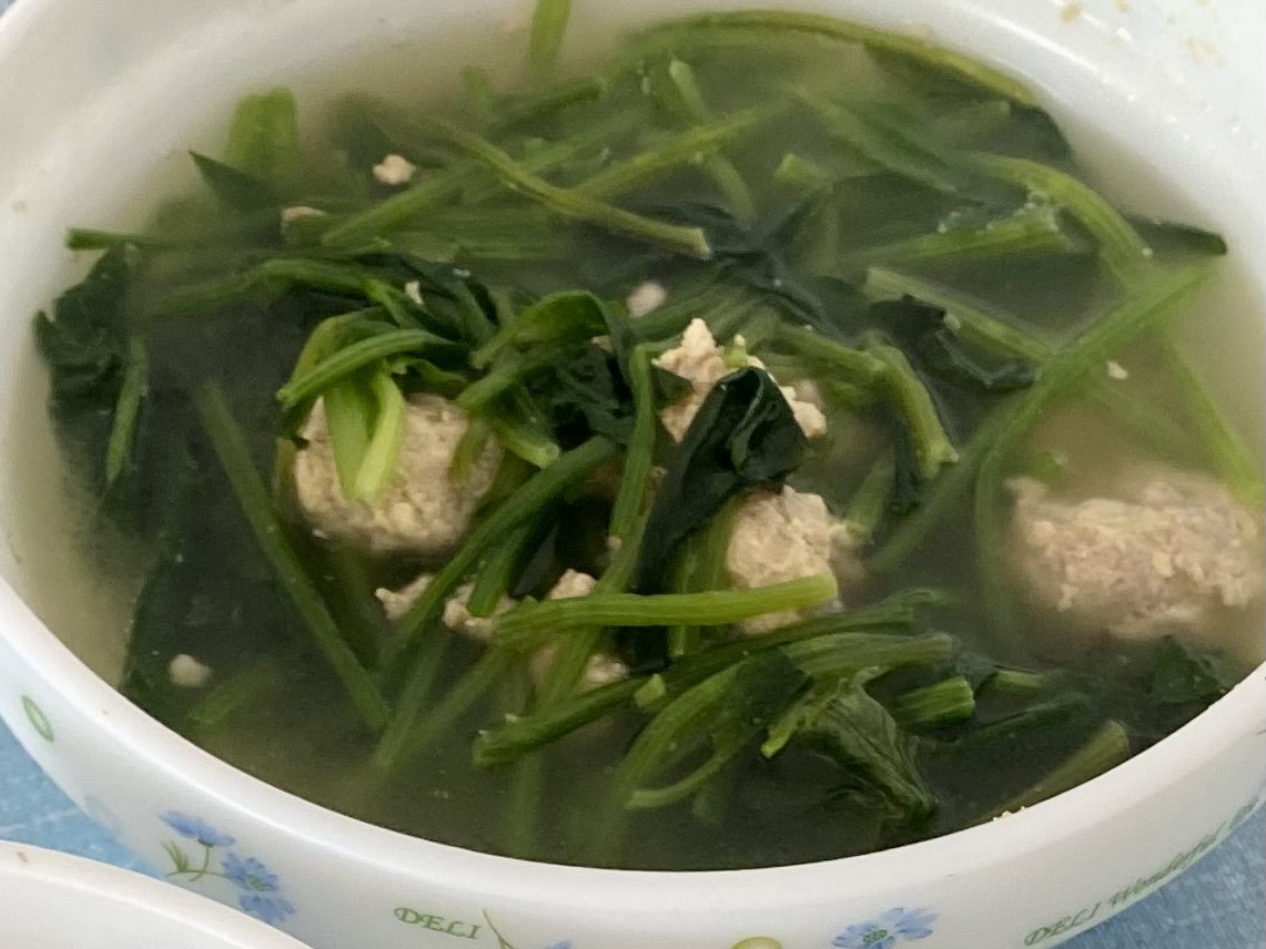 菠菜汆丸子