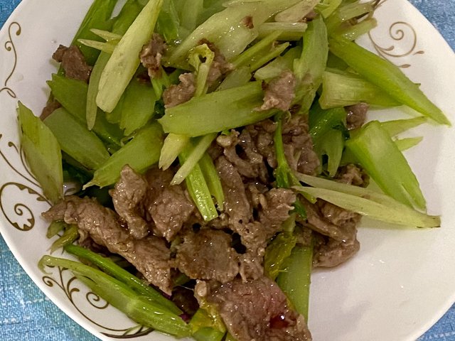 西芹牛肉