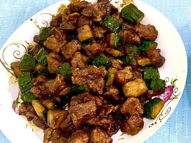 酱爆肉丁