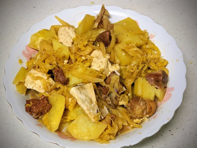 酸菜排骨烩菜