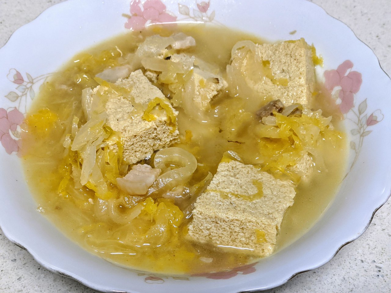 酸菜炖冻豆腐