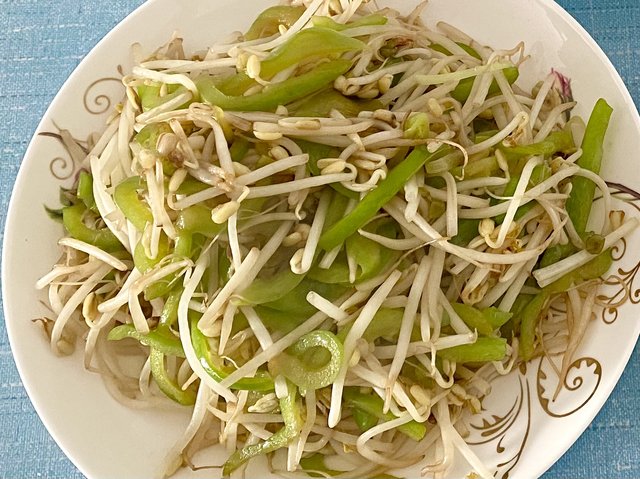 青椒炒豆芽