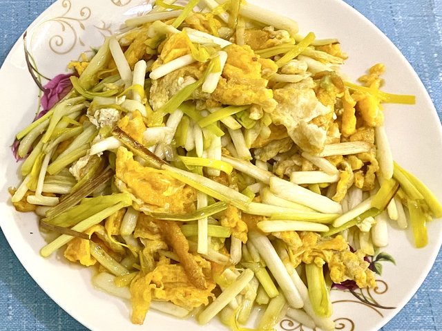 韭黄炒鸡蛋